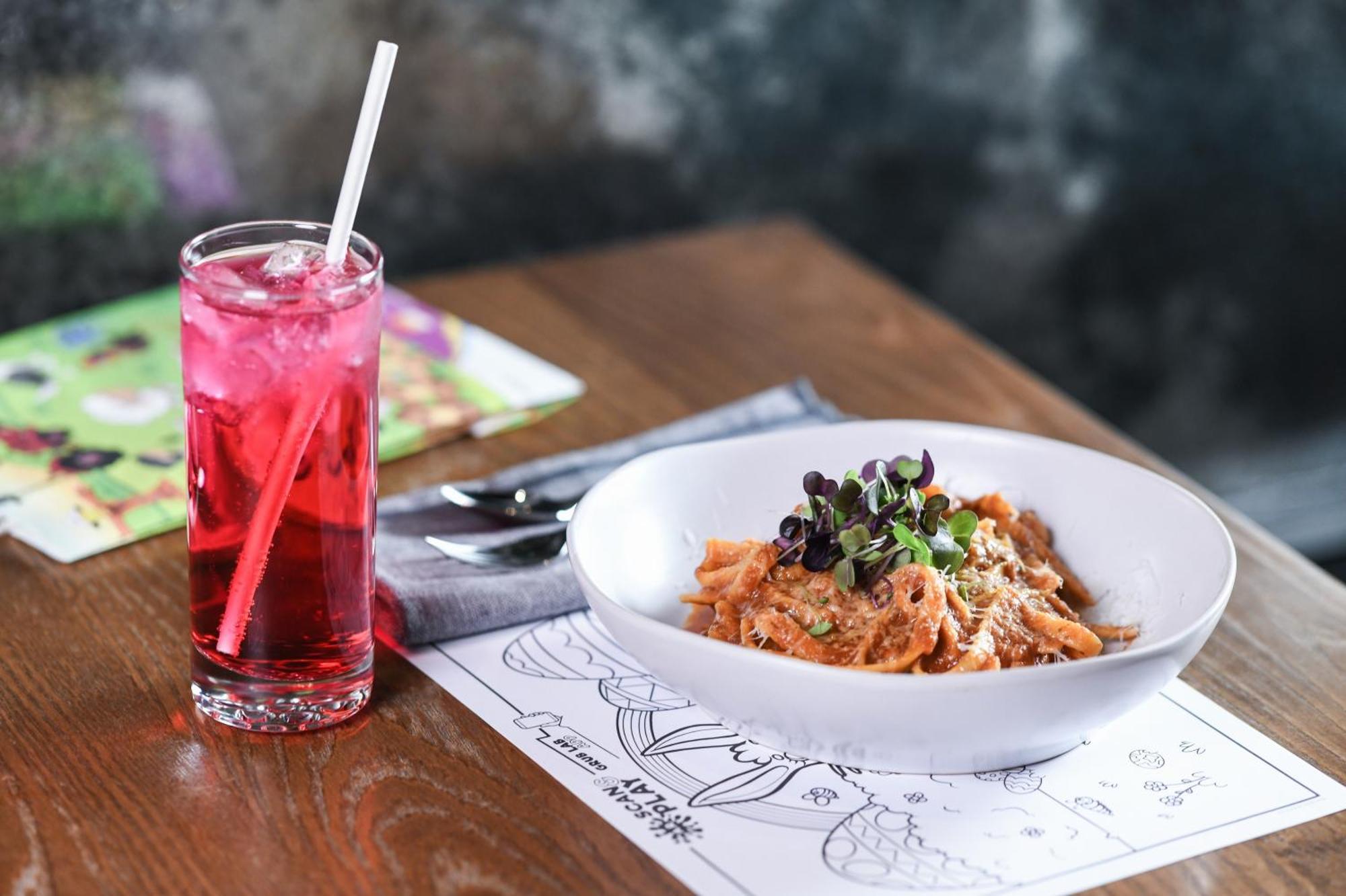 Powerhouse Hotel Tamworth By Rydges Екстер'єр фото A glass of pink lemonade