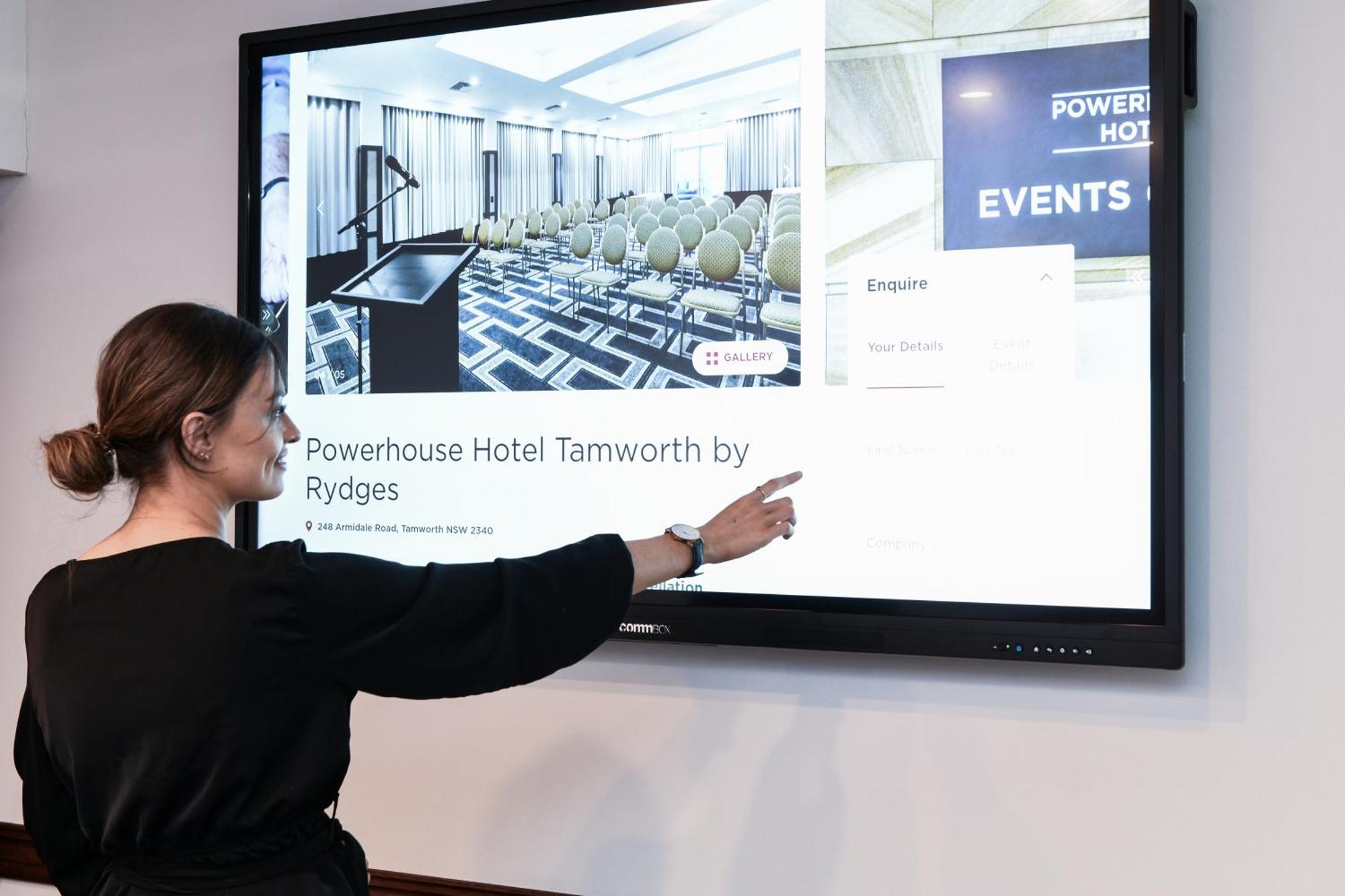 Powerhouse Hotel Tamworth By Rydges Екстер'єр фото A touchscreen display