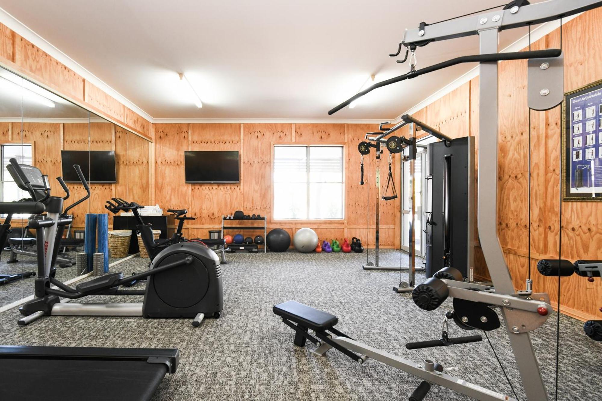 Powerhouse Hotel Tamworth By Rydges Екстер'єр фото The gym at the 2016 Olympic Village