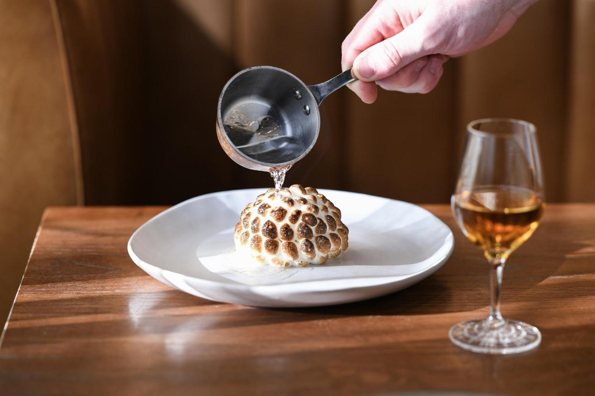 Powerhouse Hotel Tamworth By Rydges Екстер'єр фото A quenelle being poured with Nantua sauce