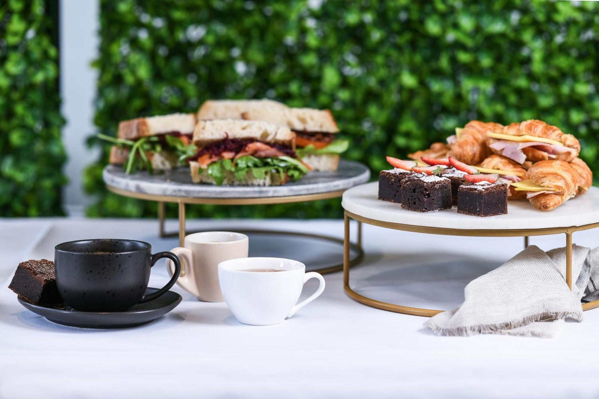 Powerhouse Hotel Tamworth By Rydges Екстер'єр фото A selection of afternoon tea items